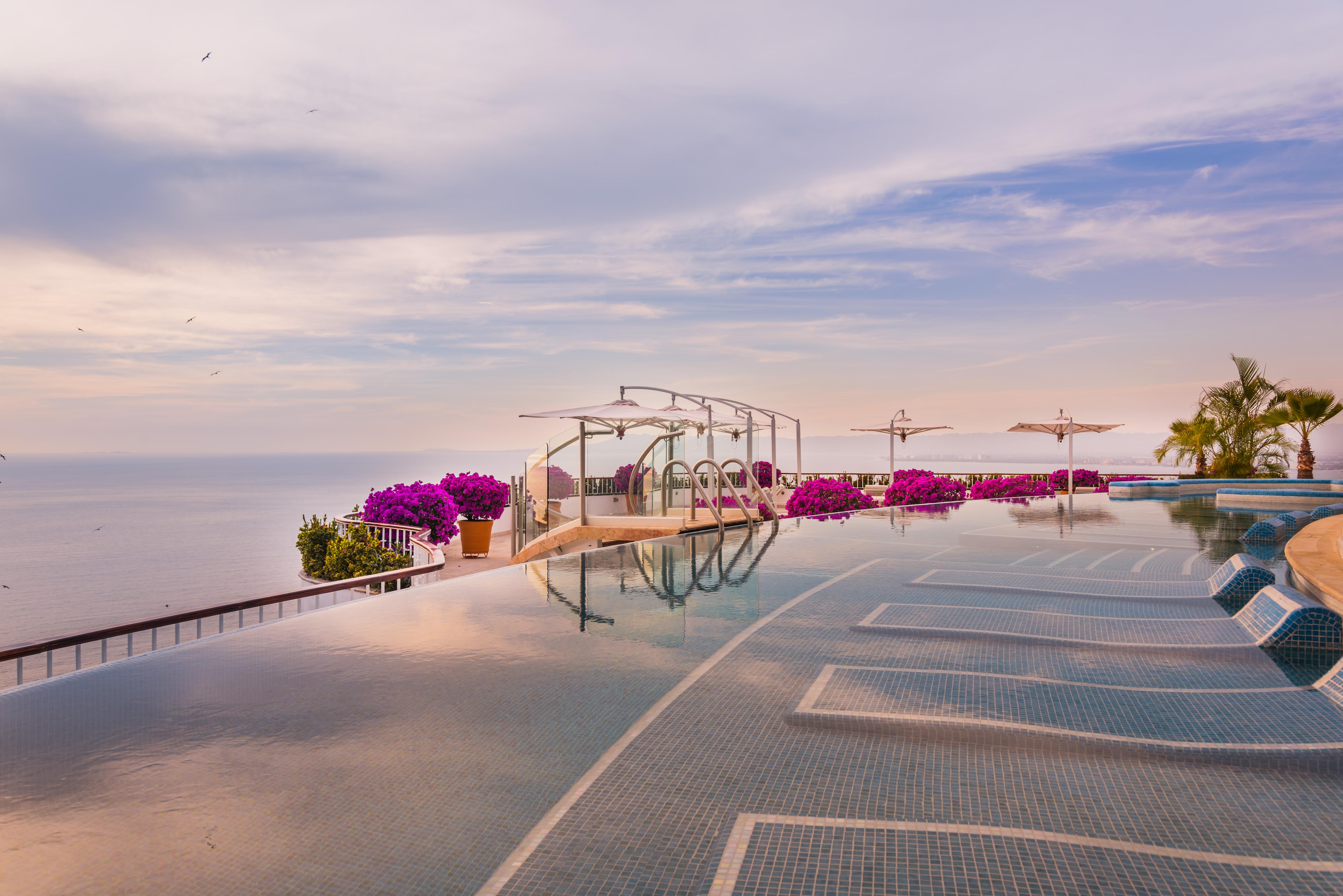 Grand Miramar All Luxury Suites & Residences (Adults Only) Puerto Vallarta Buitenkant foto