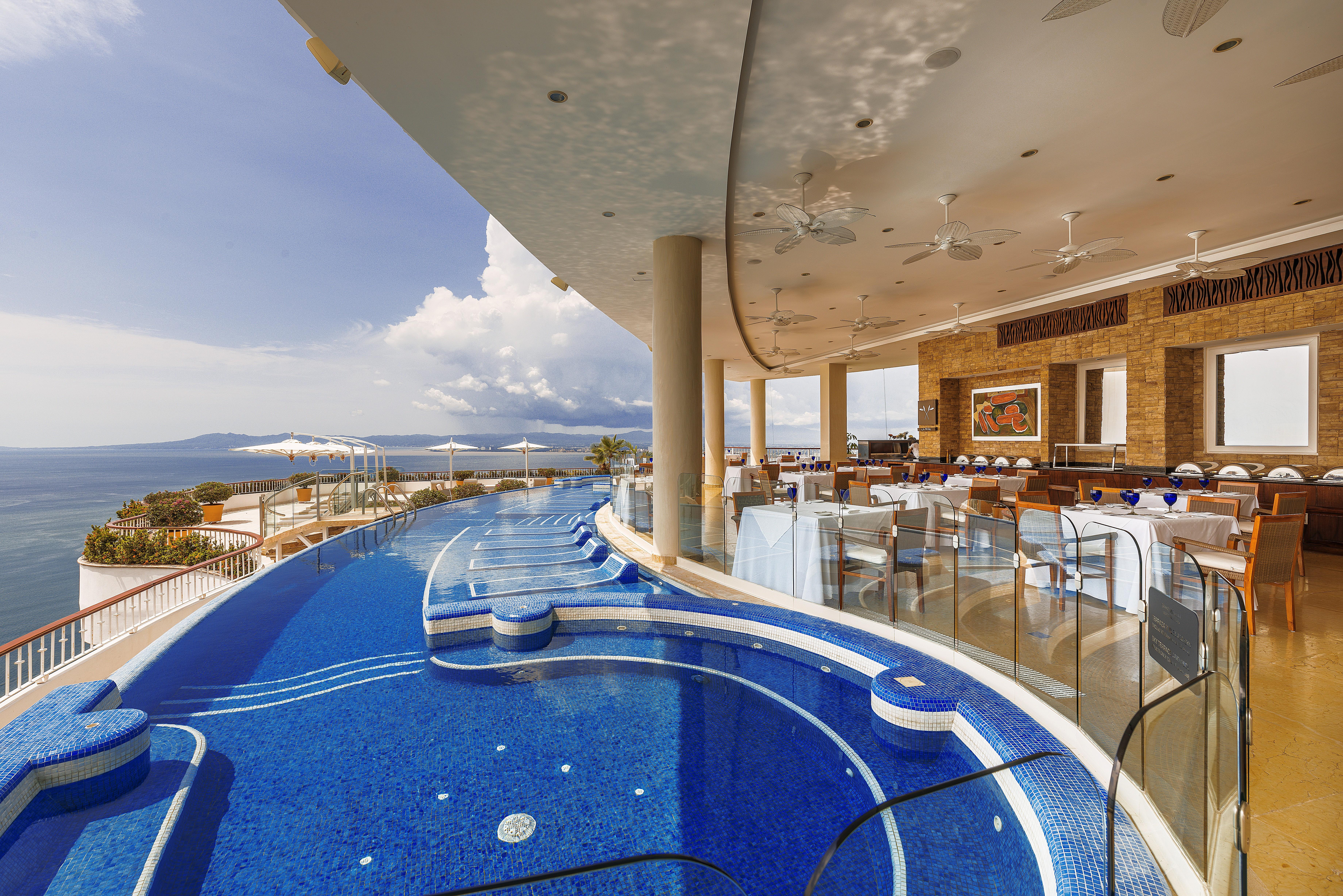 Grand Miramar All Luxury Suites & Residences (Adults Only) Puerto Vallarta Buitenkant foto