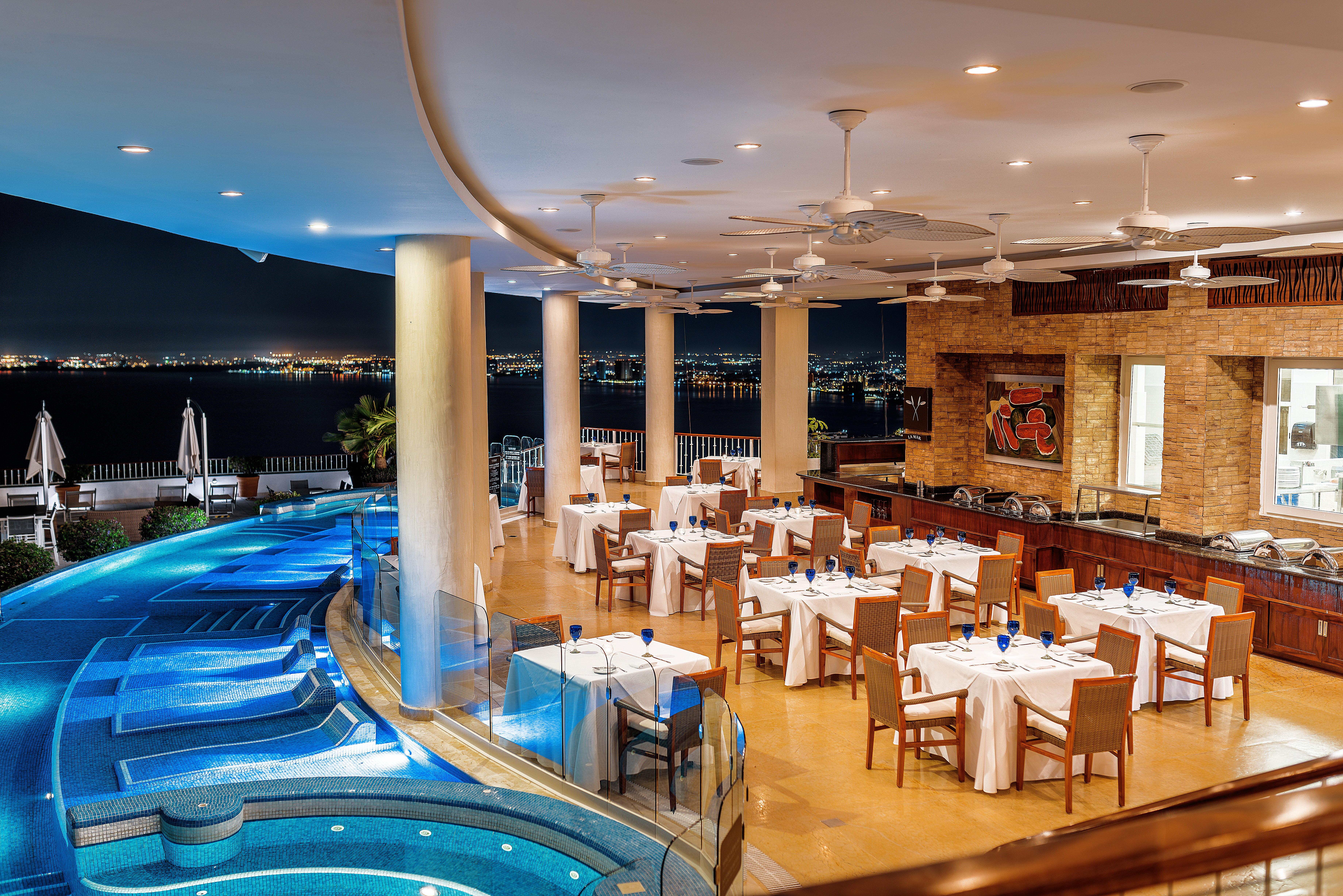 Grand Miramar All Luxury Suites & Residences (Adults Only) Puerto Vallarta Buitenkant foto