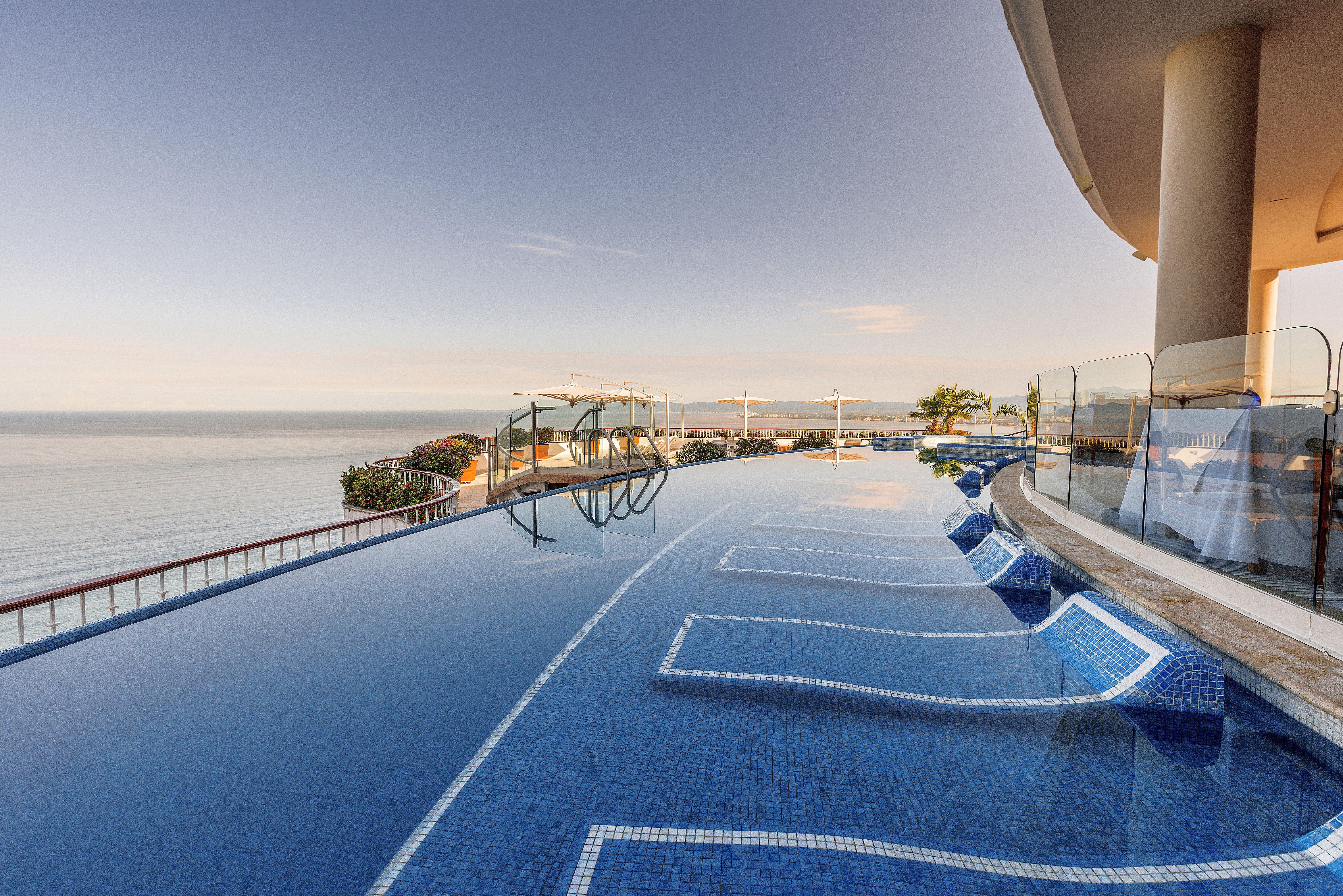 Grand Miramar All Luxury Suites & Residences (Adults Only) Puerto Vallarta Buitenkant foto